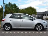 Gebraucht Toyota Auris Hybrid Life 99 PS (72 kW) 2012 Silber Limousine