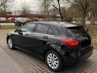 Gebraucht Mercedes A180 122 PS (89 kW) 2016 Schwarz Kleinwagen
