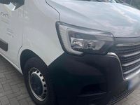 Second-hand Renault Master 131 CP (96 kW) 2022 Alb Monovolum