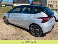 Gebraucht Hyundai i20 101 PS (74 kW) 2022 Silber Limousine