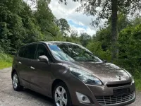 Gebraucht Renault Grand Scénic III 110 PS (80 kW) 2011 Braun Van / Kleinbus