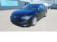 Gebraucht VW Golf VIII Life 131 PS (96 kW) 2023 Deepblackperleffektmet c9x Limousine