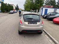 Gebraucht Lancia Ypsilon Gold 86 PS (63 kW) 2012 Colore esterno (beige) Kleinwagen