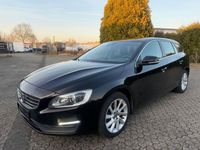 Gebraucht Volvo V60 Momentum 224 PS (164 kW) 2016 Schwarz Kombi