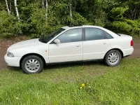 Używany Audi A4 101 KM (74 kW) 1997 Biały Sedan/Limuzyna