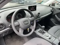 Usado Audi A3 Attraction 105 HP (77 kW) 2014 Vermelho Sedan