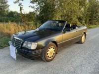 Gebraucht Mercedes E220 150 PS (110 kW) 1996 Blau Cabrio