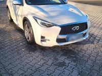Gebraucht Infiniti Q30 211 PS (155 kW) 2017 Weiß Limousine
