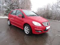 Gebraucht Mercedes B200 140 PS (102 kW) 2011 Rot Van / Kleinbus
