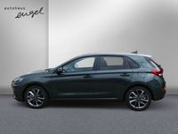 Neu Hyundai i30 Advantage 101 PS (74 kW) 2025 Grün Limousine