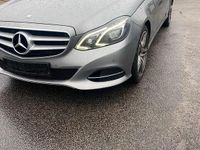 Gebraucht Mercedes E220 170 PS (125 kW) 2013 Grau Kombi