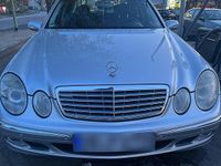 Gebraucht Mercedes E220 150 PS (110 kW) 2003 Silber Limousine