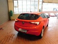 Gebraucht Opel Astra Dynamic 125 PS (91 kW) 2017 Rot Limousine