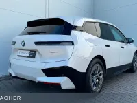 Gebraucht BMW iX Sport Line 385 kW (524 PS) 2023 Mineralweiß metallic SUV