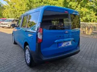 Neu Ford Tourneo Courier Titanium 125 PS (91 kW) 2025 Blau Van / Kleinbus