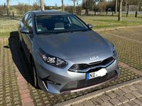 Gebraucht Kia Ceed Spirit 160 PS (117 kW) 2022 Silber Kleinwagen