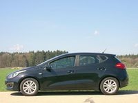 Usado Kia Ceed 99 HP (72 kW) 2017 Preto Citadino