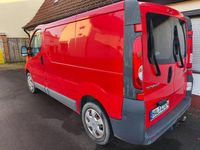 Gebraucht Renault Trafic 115 PS (84 kW) 2013 Rot Van / Kleinbus