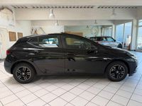 Gebraucht Opel Astra Edition 105 PS (77 kW) 2017 Schwarz Limousine