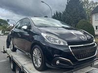 Gebraucht Peugeot 208 Allure 110 PS (80 kW) 2017 Blau Kleinwagen