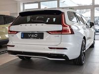 gebraucht Volvo V60 B4 Ultimate Dark KAMERA H/K NAVI LED PANO