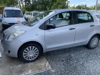 Gebraucht Toyota Yaris Sol 87 PS (63 kW) 2006 Silber Limousine