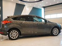 Gebraucht Ford Focus Titanium 125 PS (91 kW) 2017 Grau Limousine
