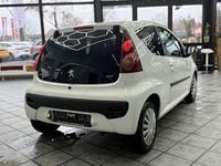 Gebraucht Peugeot 107 Active 68 PS (50 kW) 2012 Weiß Kleinwagen