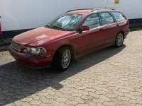 Gebraucht Volvo V40 122 PS (89 kW) 2000 Rot Kombi