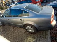 Gebraucht VW Passat 101 PS (74 kW) 2002 Grau Limousine