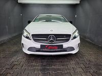 Gebraucht Mercedes A180 122 PS (89 kW) 2016 Weiß Limousine