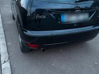 Gebraucht Ford Focus 100 PS (73 kW) 2004 Schwarz Kleinwagen