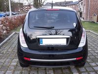 Gebraucht Lancia Ypsilon 60 PS (44 kW) 2010 Schwarz metallic Kleinwagen