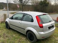 gebraucht Ford Fiesta 1,3 L / 75 PS / 55 KW