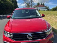 Gebraucht VW Tiguan Active 150 PS (110 kW) 2022 Rot SUV