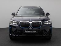 Gebraucht BMW iX3 Impressive 210 kW (286 PS) 2022 M carbonschwarz metallic4schwarz SUV