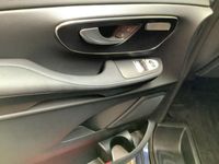 Gebraucht Mercedes EQV300 Avantgarde 150 kW (204 PS) 2023 Blau Van / Kleinbus