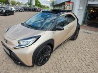 Gebraucht Toyota Aygo X x-style 72 PS (52 kW) 2022 Ginger beige metallic/ night sky black SUV