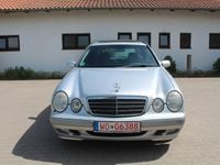 Gebraucht Mercedes E220 Classic 143 PS (105 kW) 2001 Silber Limousine