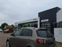 Gebraucht VW Golf Plus Cross Style 122 PS (89 kW) 2012 Braun Van / Kleinbus
