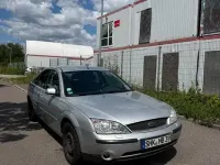 Gebraucht Ford Mondeo Ghia 125 PS (91 kW) 2001 Silber Limousine