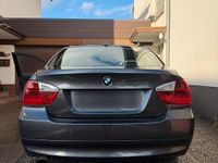 Gebraucht BMW 318 129 PS (94 kW) 2006 Silber Limousine