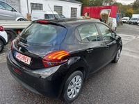 Gebraucht Peugeot 208 102 PS (75 kW) 2019 Weiß Kleinwagen
