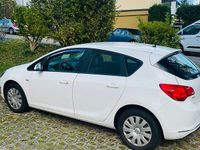 Gebraucht Opel Astra 101 PS (74 kW) 2013 Weiß Kombi