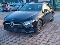 Gebraucht Mercedes A200 150 PS (110 kW) 2021 Schwarz Limousine