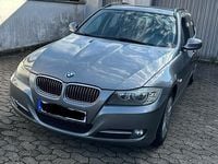 Gebraucht BMW 320 184 PS (135 kW) 2011 Grau Kombi