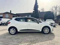 Używany Renault Clio IV Life 73 KM (53 kW) 2017 Biały Hatchback