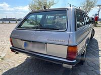 Gebraucht Mercedes 300 125 PS (91 kW) 1983 Silber Kombi