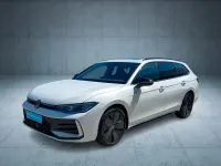 Gebraucht VW Passat R-line 150 PS (110 kW) 2024 Oryxweiß perlmutteffekt Kombi