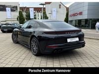 Gebraucht Porsche Panamera 470 PS (345 kW) 2024 Tiefschwarzmetallic Kleinwagen